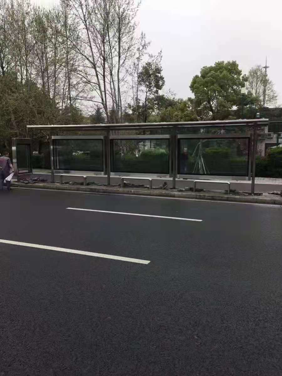 公交站臺(tái)實(shí)景圖 公交站臺(tái)實(shí)景圖